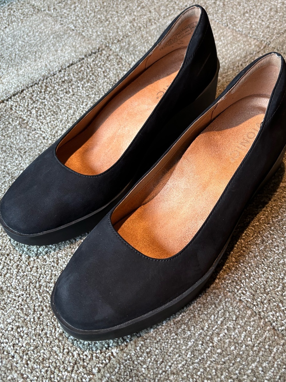Vionic Black Suede Wedge Pumps